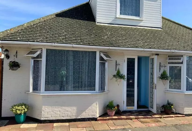 ベッドアンドブレックファースト Stanwell Stansted Airport