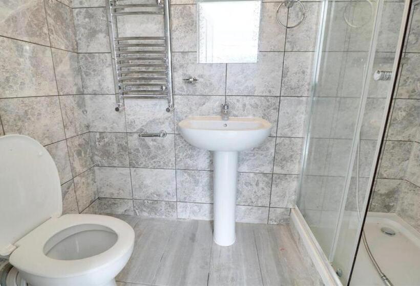 住宿加早餐  Stanwell Stansted Airport