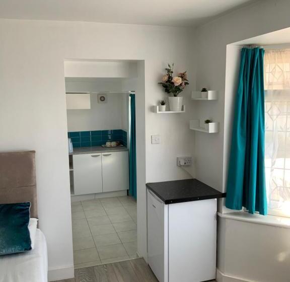 住宿加早餐  Stanwell Stansted Airport