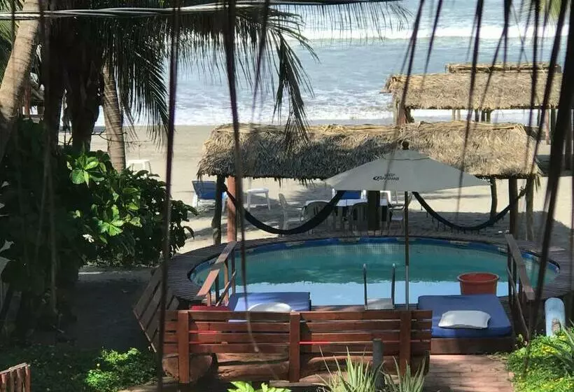 Hotelli Casa De Las Olas Surf & Beach Club