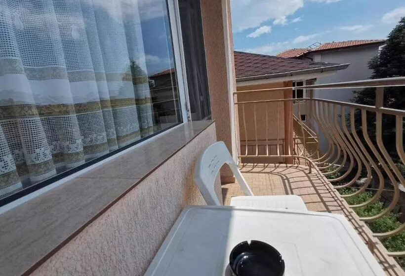 Majatalo Guest House Georgieva Ravda