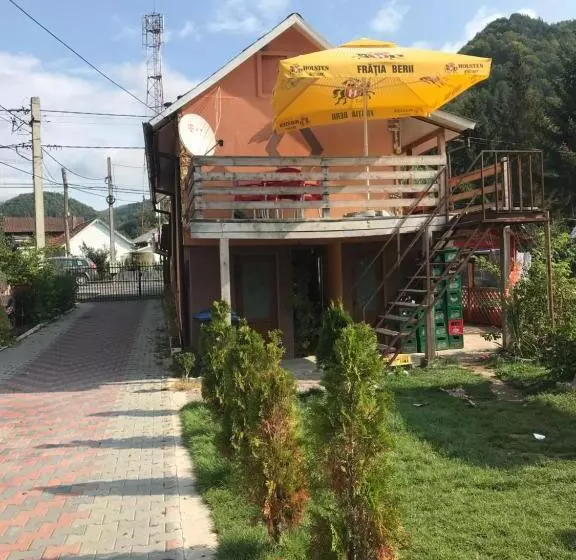 ペンション La Rita Acasă