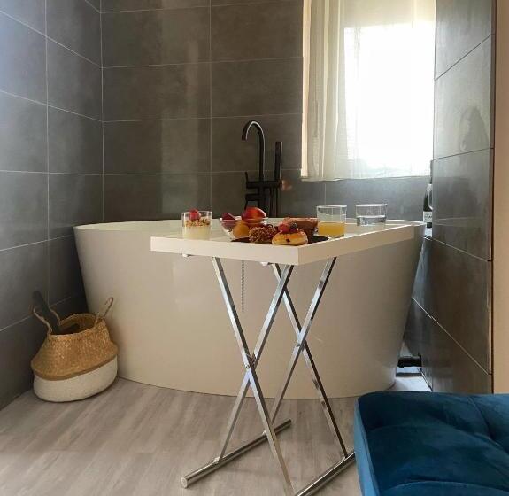 مبيت وإفطار Casa Rosmini Rooms, Dolomia Best Home