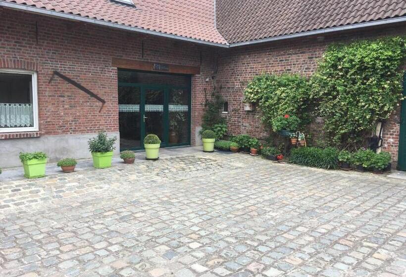 تختخواب و صبحانه Ferme Brocart