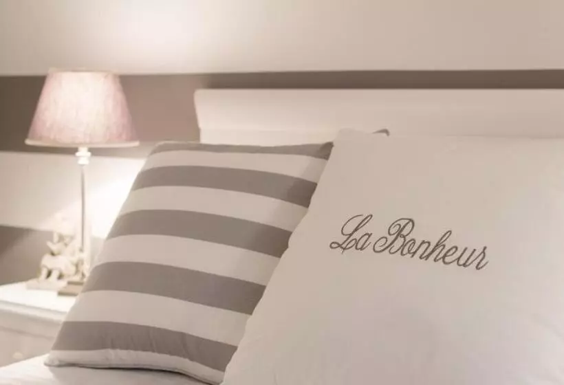 تختخواب و صبحانه La Bonheur, Terre Marine