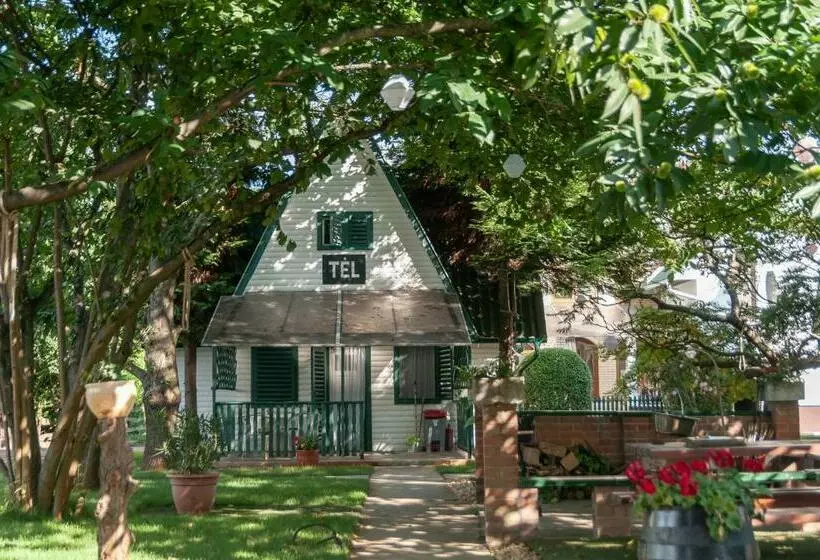 Aamiaismajoitus (B&B) Tiszavirág Panzió és üdülőközpont