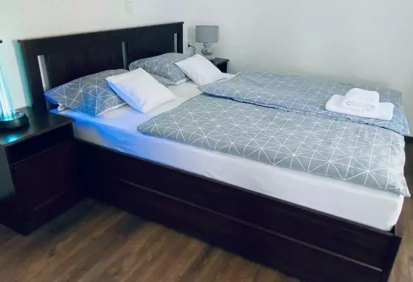 Aamiaismajoitus (B&B) Tiszavirág Panzió és üdülőközpont