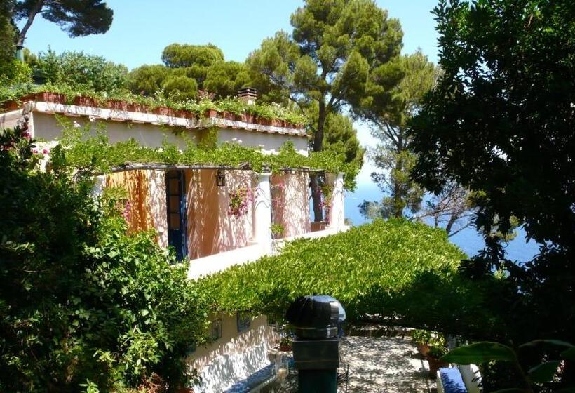 پانسیون La Casa Nel Bosco