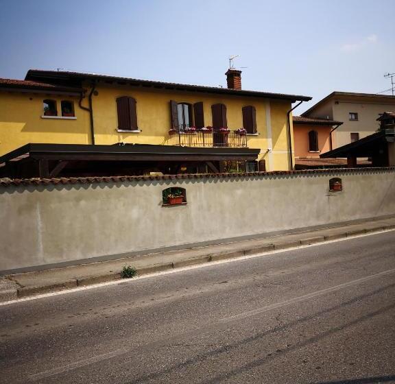 بنسيون La Vecchia Tramvia