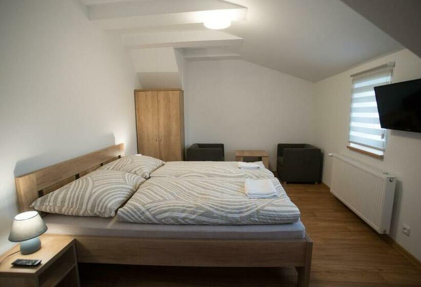 ペンション Penzion U Sazamů