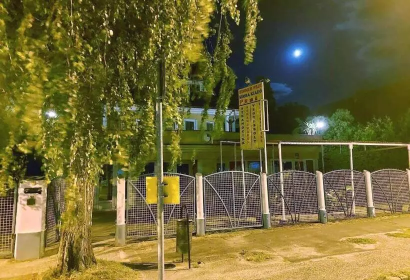 ペンション Széplak Apartman