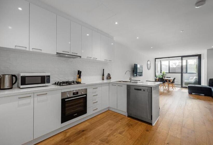 Wattle Beachside Apartment