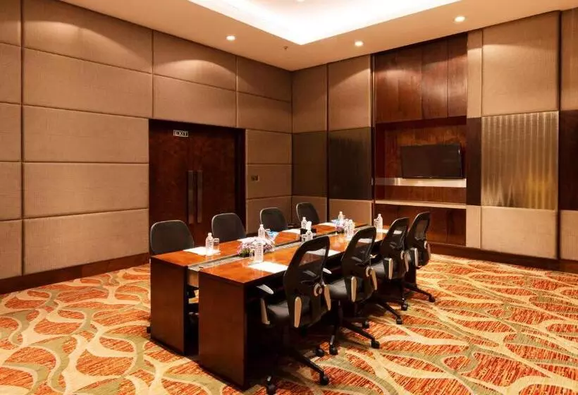 בית מלון כפרי Courtyard By Marriott Pune Chakan