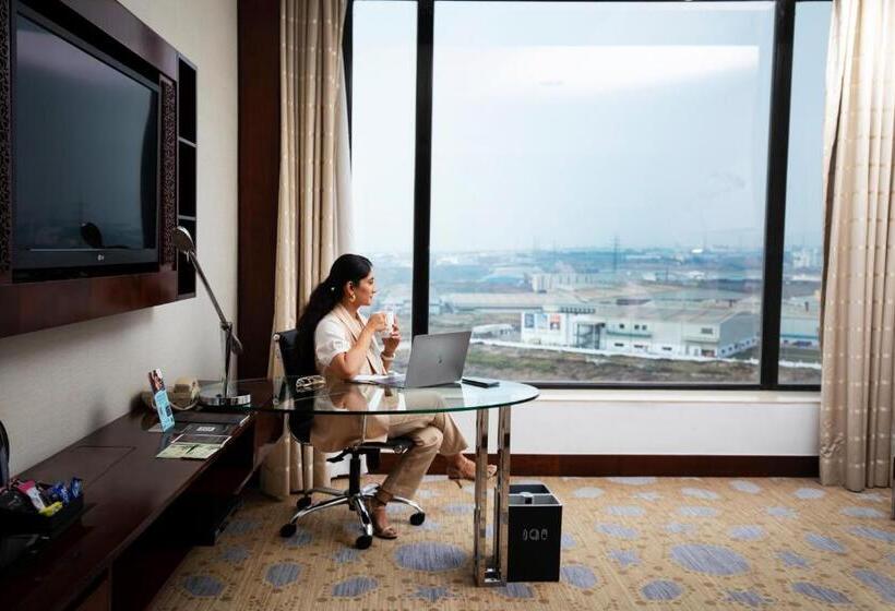 هتل Courtyard By Marriott Pune Chakan