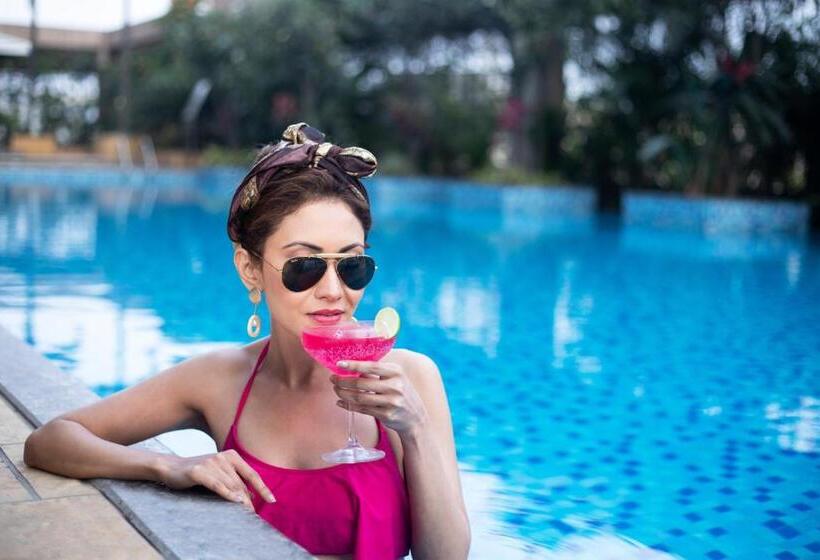 هتل Courtyard By Marriott Pune Chakan