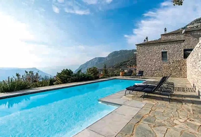Hôtel Elafivolia Arachova Suites