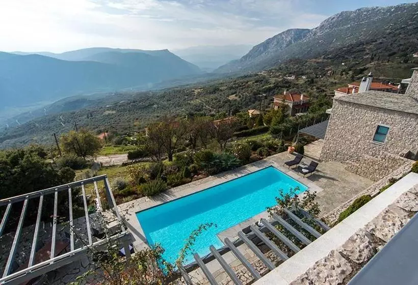 Hôtel Elafivolia Arachova Suites