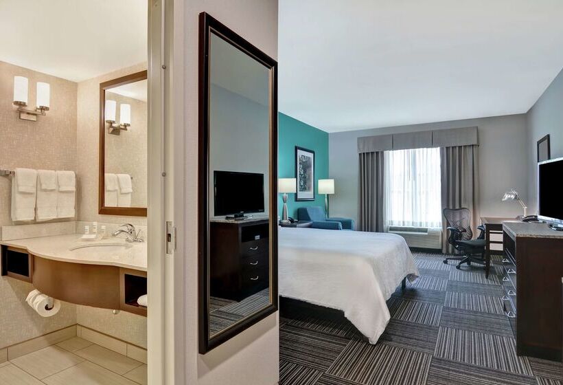 בית מלון כפרי Hilton Garden Inn Fayettevile