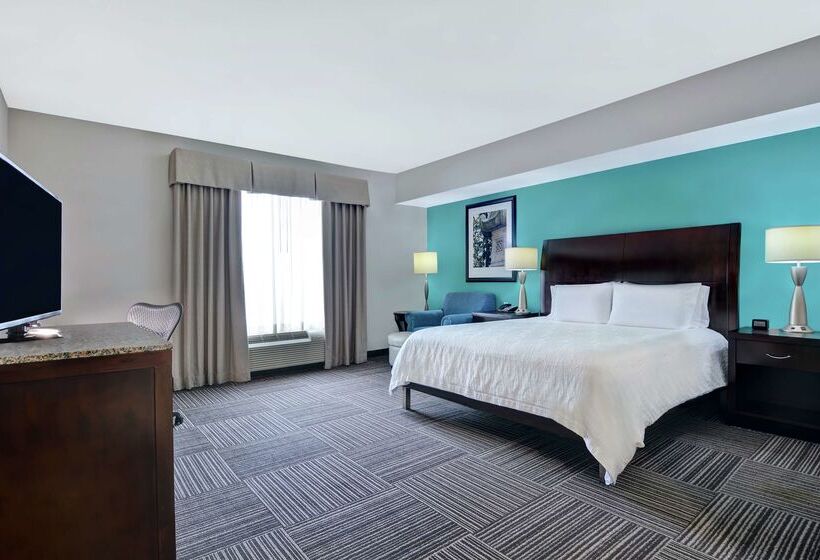 בית מלון כפרי Hilton Garden Inn Fayettevile