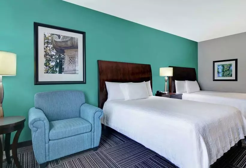 בית מלון כפרי Hilton Garden Inn Fayettevile
