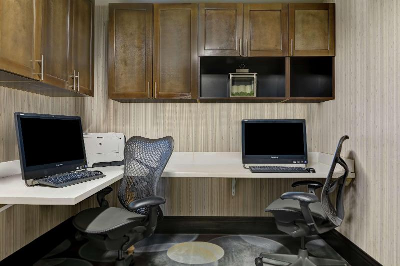 בית מלון כפרי Hilton Garden Inn Fayettevile