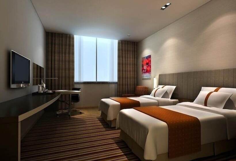 Отель Holiday Inn Express Yangzhou City Center By Ihg