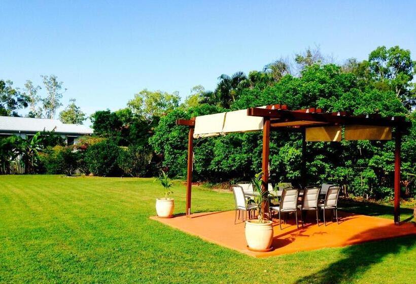 בית מלון כפרי Paradise Court Holiday Units