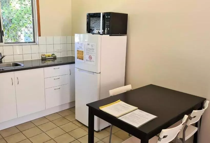 هتل Paradise Court Holiday Units