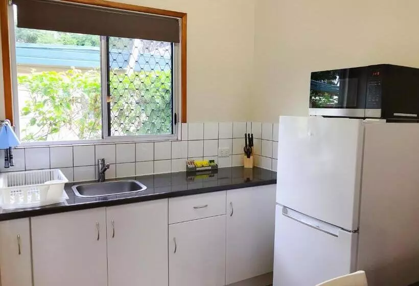 هتل Paradise Court Holiday Units