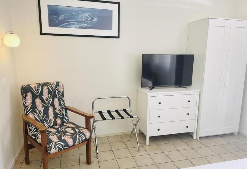 בית מלון כפרי Paradise Court Holiday Units