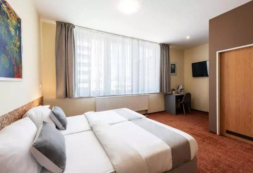 هتل Wellness  Orion