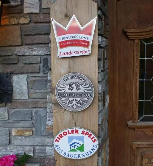 Retkeilymaja Gasthof Tannen   Alm