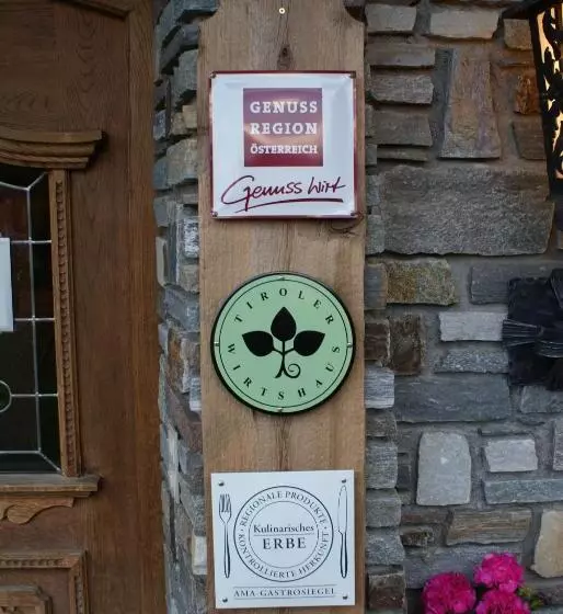 Retkeilymaja Gasthof Tannen   Alm