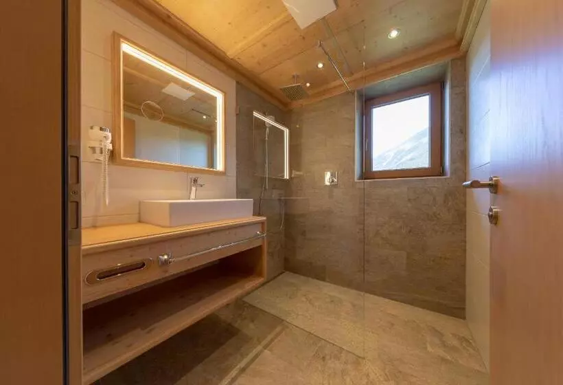 Retkeilymaja Gasthof Tannen   Alm