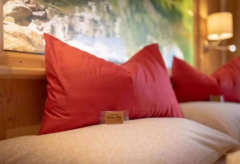 Retkeilymaja Gasthof Tannen   Alm