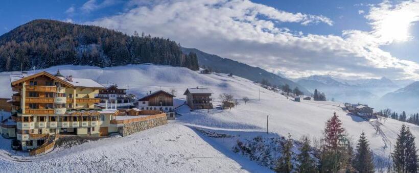 Общежитие Gasthof Tannen Alm