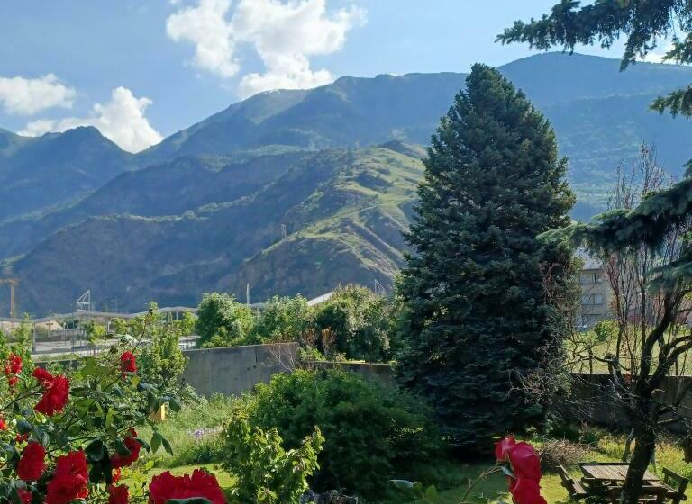 Bed and Breakfast Chalet Les Cols   Chambres Avec Terrasse & Jardin   Proche De La Nouvelle Gare