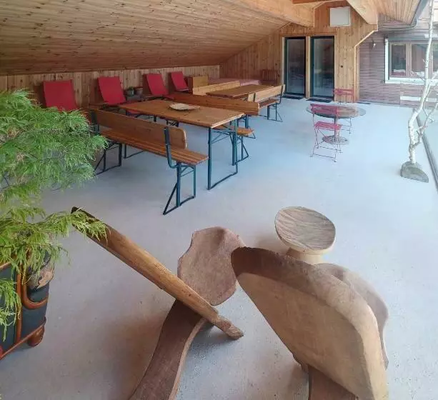 Aamiaismajoitus (B&B) Chalet Les Cols   Chambres Avec Terrasse & Jardin   Proche De La Nouvelle Gare