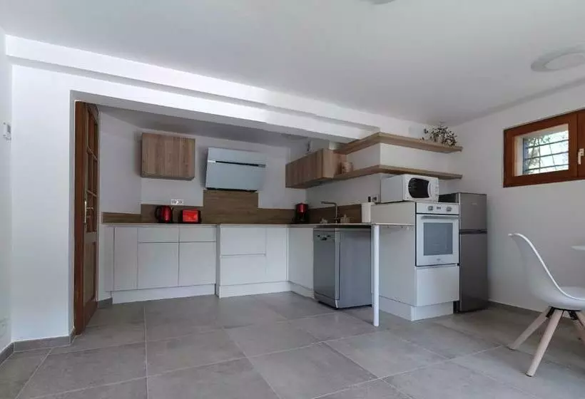 Aamiaismajoitus (B&B) Chalet Les Cols   Chambres Avec Terrasse & Jardin   Proche De La Nouvelle Gare