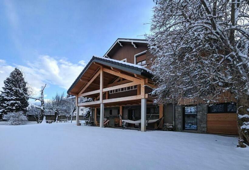 Bed and Breakfast Chalet Les Cols   Chambres Avec Terrasse & Jardin   Proche De La Nouvelle Gare