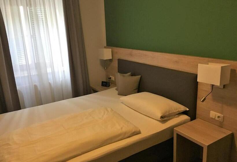 Eberl Hotel Pension München Feldmoching