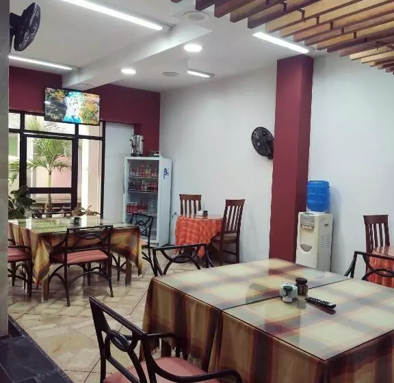 ホテル Israel   Lago Agrio