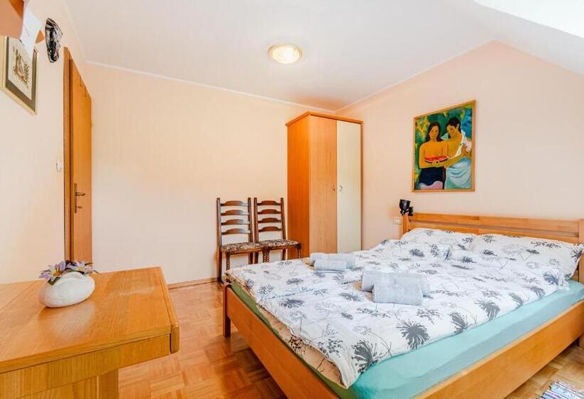 پانسیون Apartment & Rooms Bruna Vučič