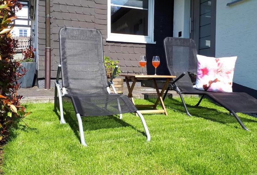 بنسيون Ferienwohnung & Gästezimmer Schrichten