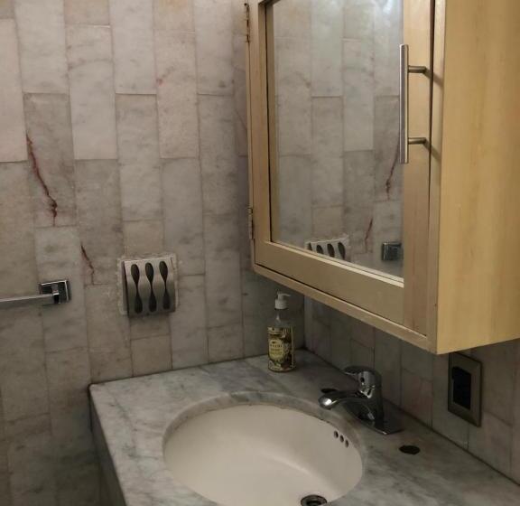 Sobre Costera, 1min La Quebrada, 3m Playas/yates