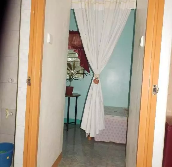 هاستل Sunshine Paradise Inn