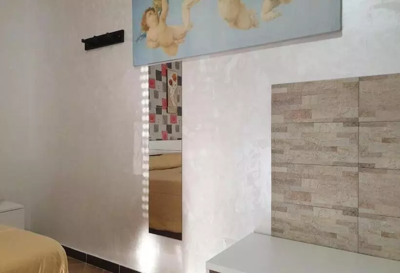 تختخواب و صبحانه Cuscino E Cornetto