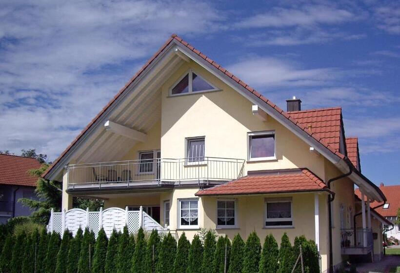 Aamiaismajoitus (B&B) Gästehaus Rana