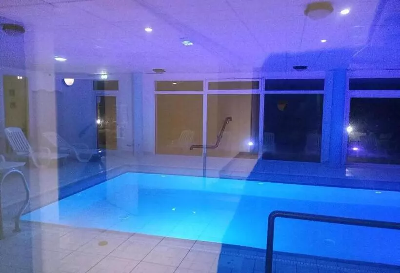 Le Roi Du Sundgau Près De La Horse   Mooslargue