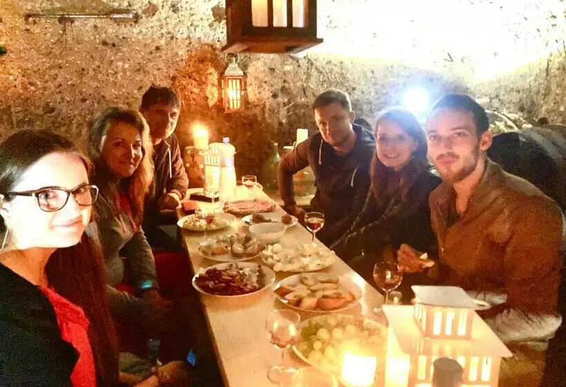 Majatalo Ezathouse Devičie